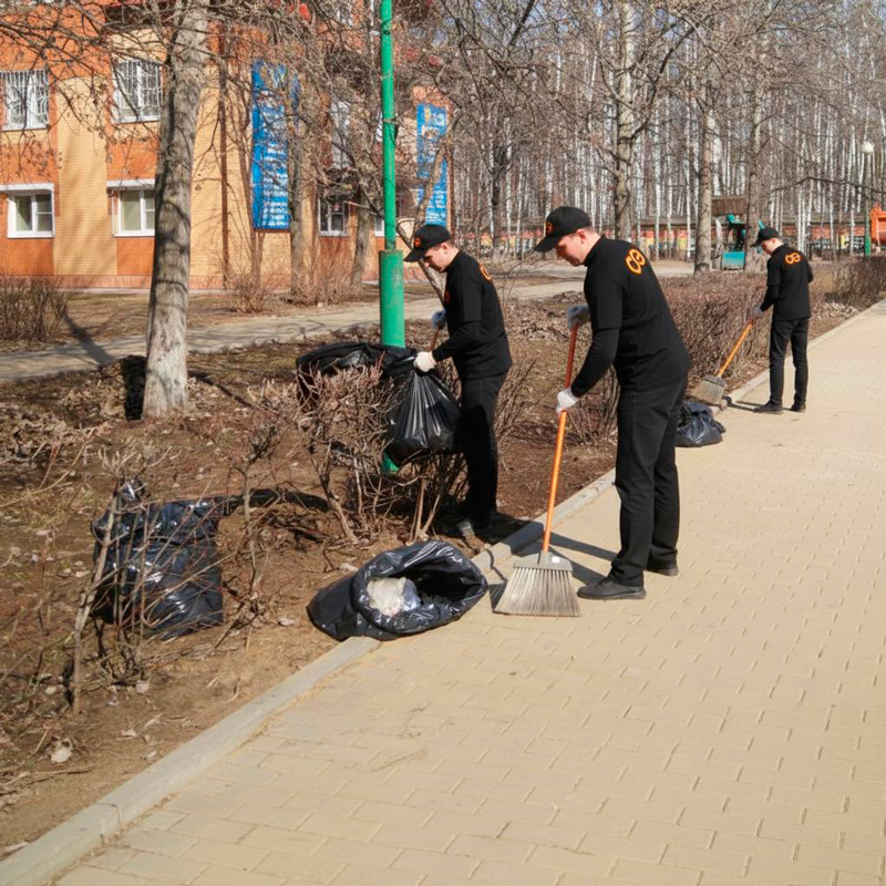 Уборка территории  в Ломоносове